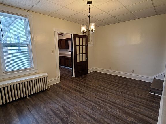 4th image of 105 Magee Ave