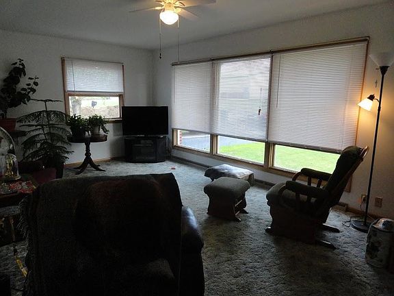 5th image of 284 Lee St