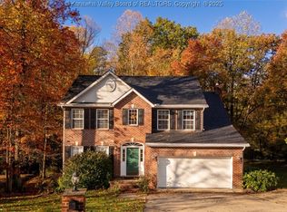 1107 Olde Pine Dr, Hurricane, WV 25526