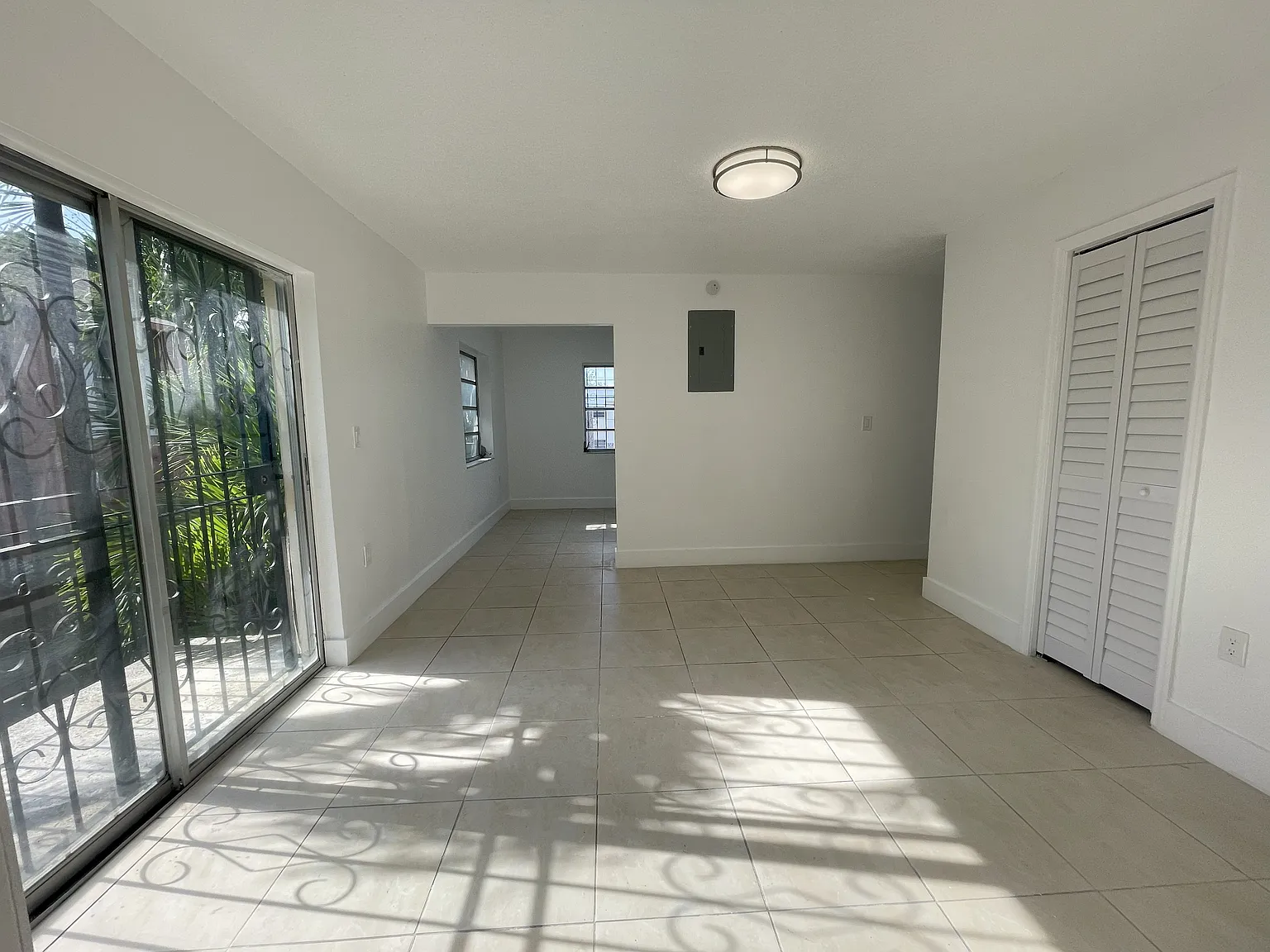 2 bed, 660 sqft, $2,100 — Photo 1