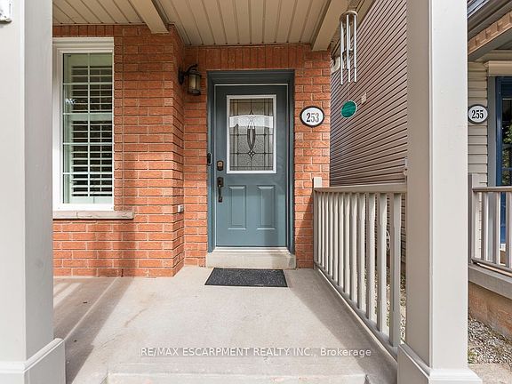 3rd image of 253 Gatwick Dr