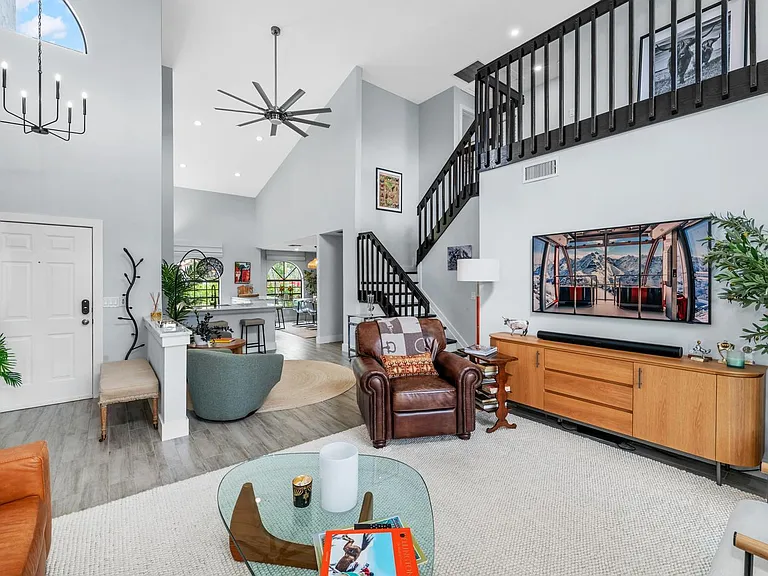 13549 Fountain View Blvd — Photo 7