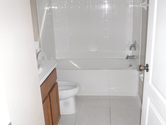 4th image of 2205 Roanoke Springs Dr