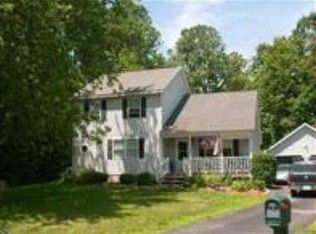 7 Middleborough Ct, Wilton, NY 12831