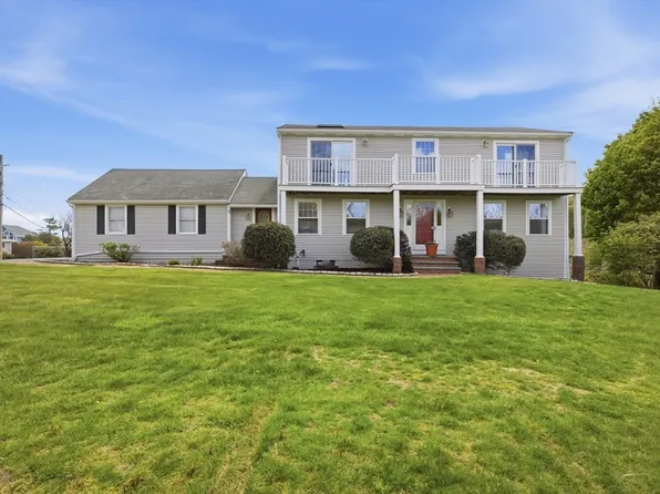 50 Harborview Rd, Hull, MA 02045