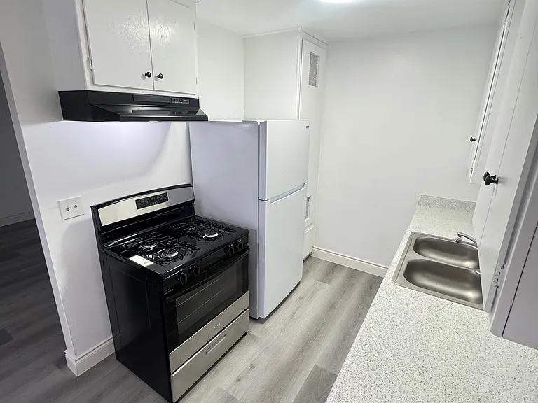 1133 E Alosta Ave #12 — Photo 3