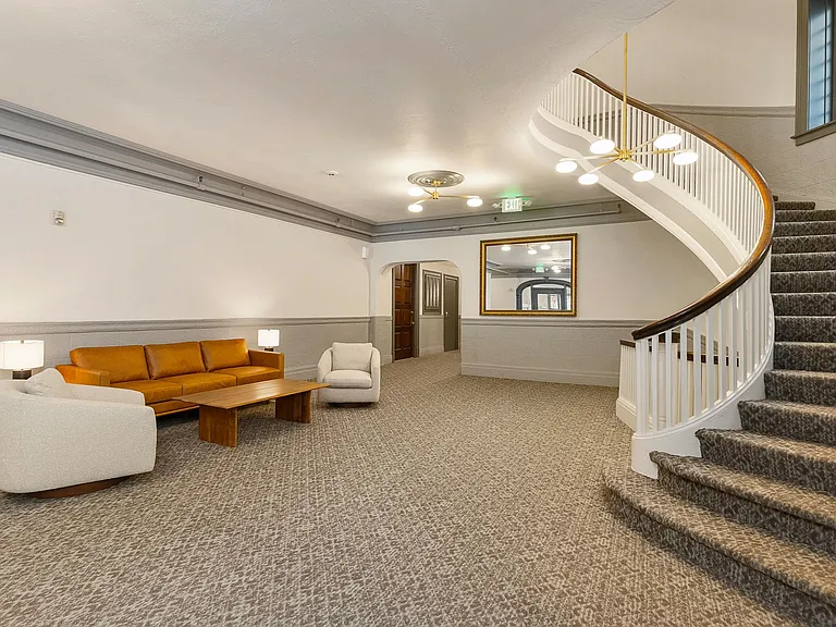 The New Carroll Apartments — Photo 6