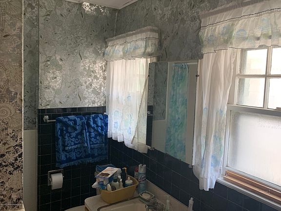5th image of 531 Henderson Ave
