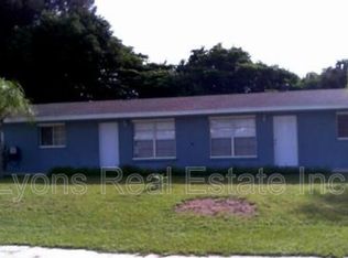 18497 Iris Rd, Fort Myers, FL 33967