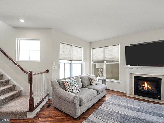 2nd image of 42464 Regal Wood Dr