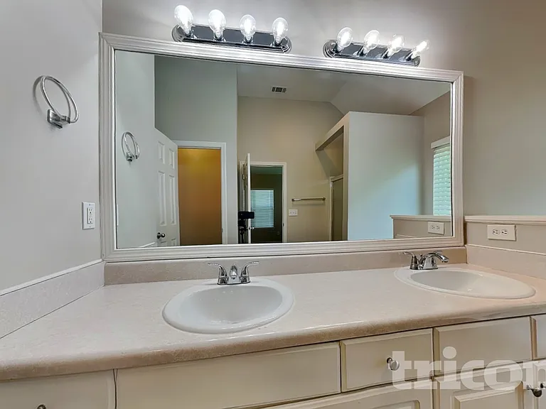 496 Birchwood Dr — Photo 9