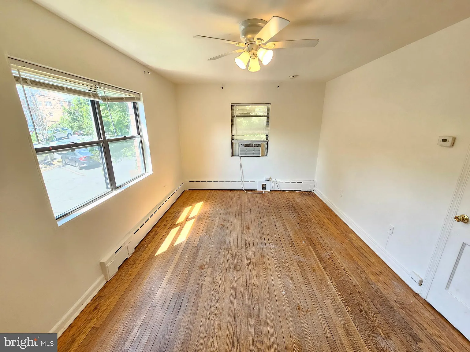 2 bed, 1.0 bath, $1,250 — Photo 4