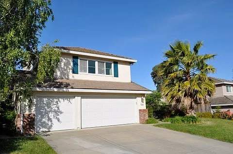 2478 Whispering Oaks Dr photo 1