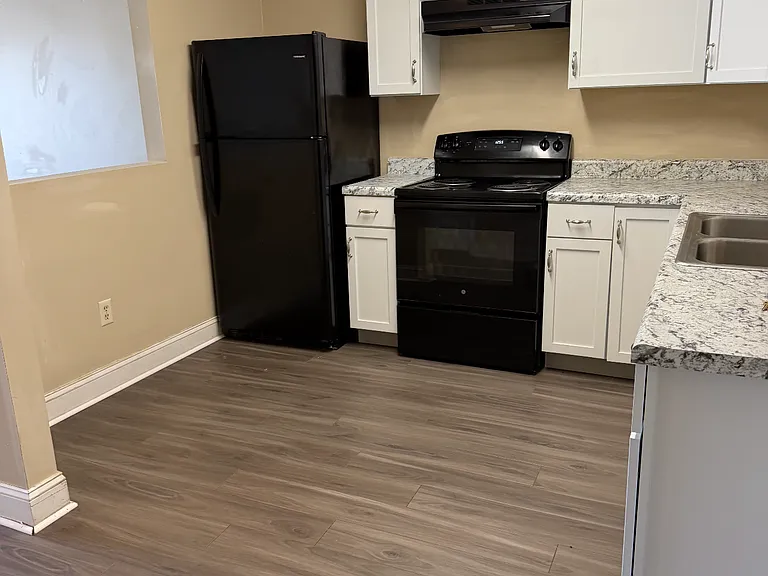 100 Rockcastle St #4 — Photo 9