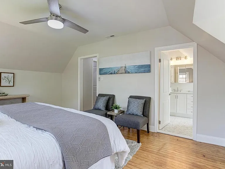 702 Kingston Rd — Photo 28