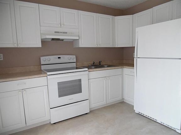 5th image of 3986 Hernden Dr
