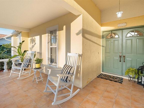 3rd image of 4550 Dumont St