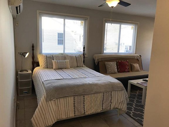 5th image of 616 N Piedmont St APT 102