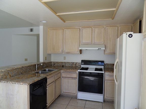 5th image of 2140 Madiera Dr