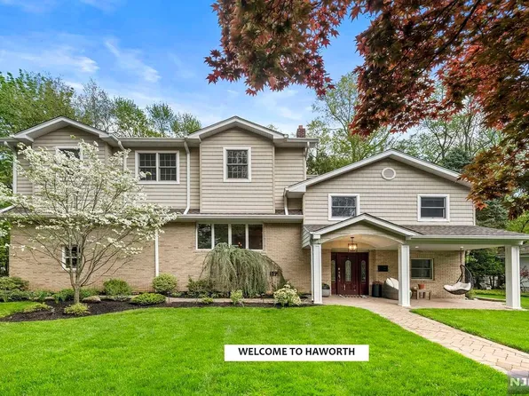 43 Pine St, Haworth, NJ 07641