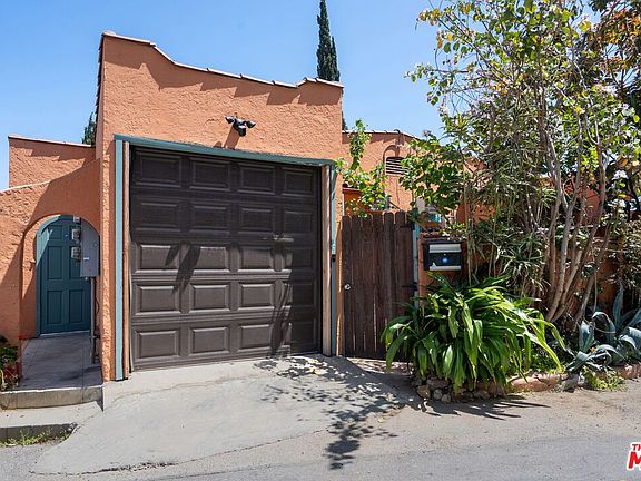 2nd image of 2036 Glencoe Way