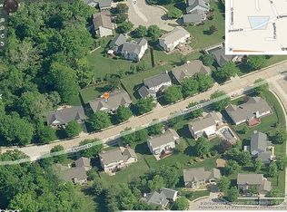 1050 Edgewood Dr, O Fallon, IL 62269