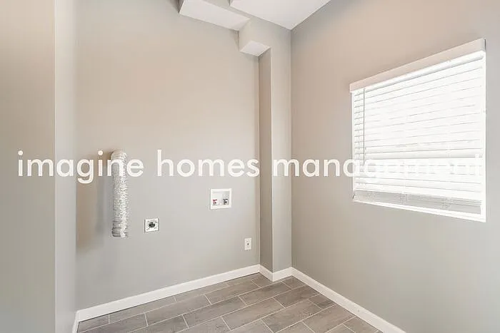 895 Linwood Ave — Photo 12