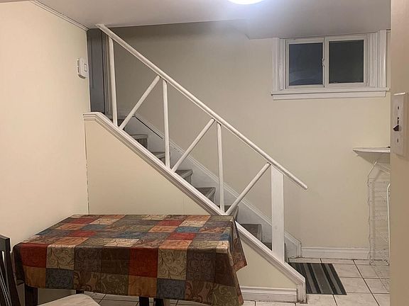 2nd image of 200 Phyllis Ave