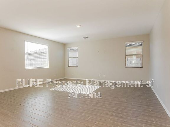 4th image of 36117 W San Clemente Ave