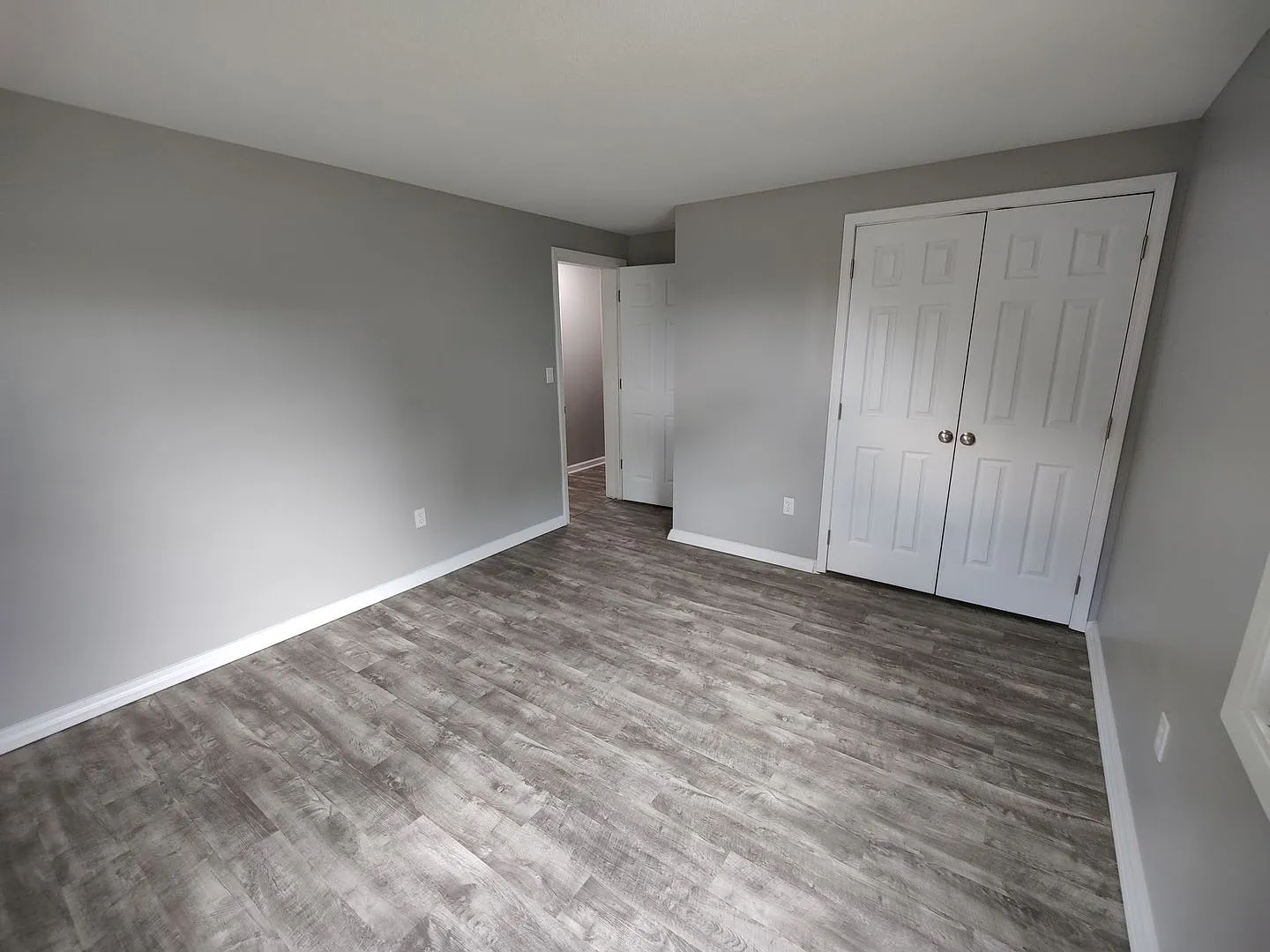 North Hills, North Park, Allison Park - 2 Bedroom Duplex! — Photo 3