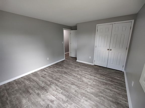 3rd image of 1468 Parkview Dr