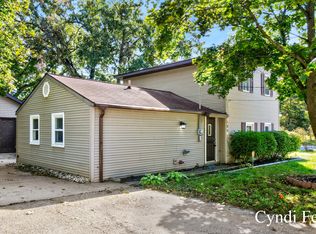 105 Six Mile Rd NE, Comstock Park, MI 49321