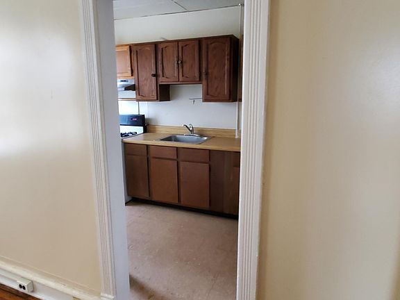 3rd image of 5100 Diamond St Floor 1