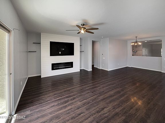 3rd image of 827 W Calle Muro Fuerte