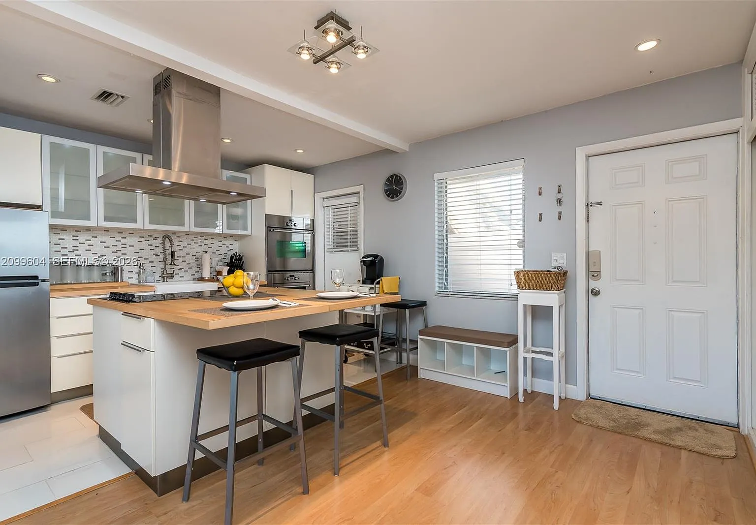 Chateau Terese Condo — Photo 4