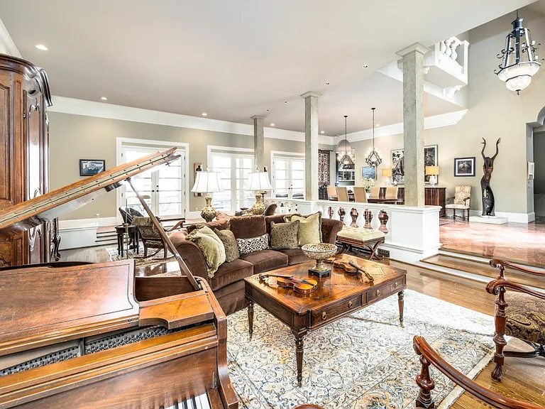 Front Living room