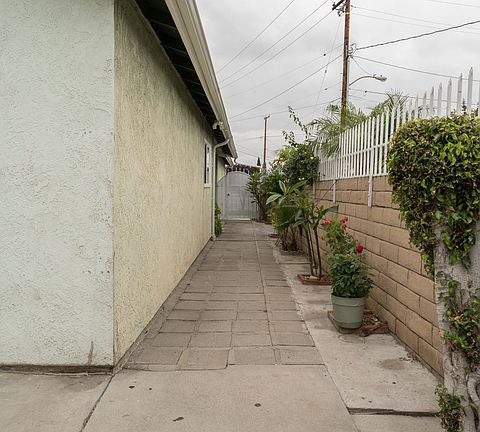 5th image of 8672 West Blvd