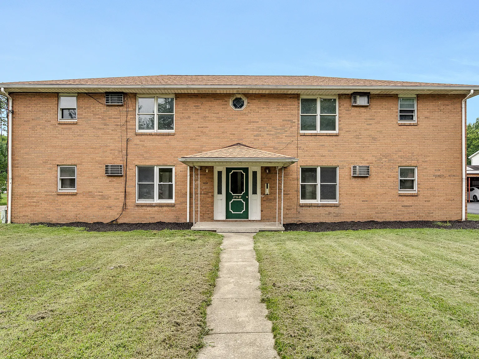 895 Cook Ave — Photo 1