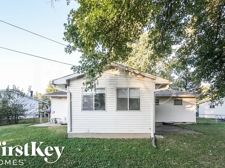 376 Ticen St — Photo 15