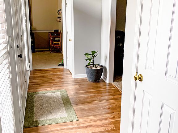 Entry Way / Foyer