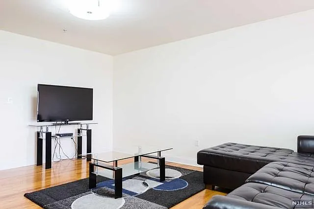 411 E Brinkerhoff Ave #102 — Photo 5