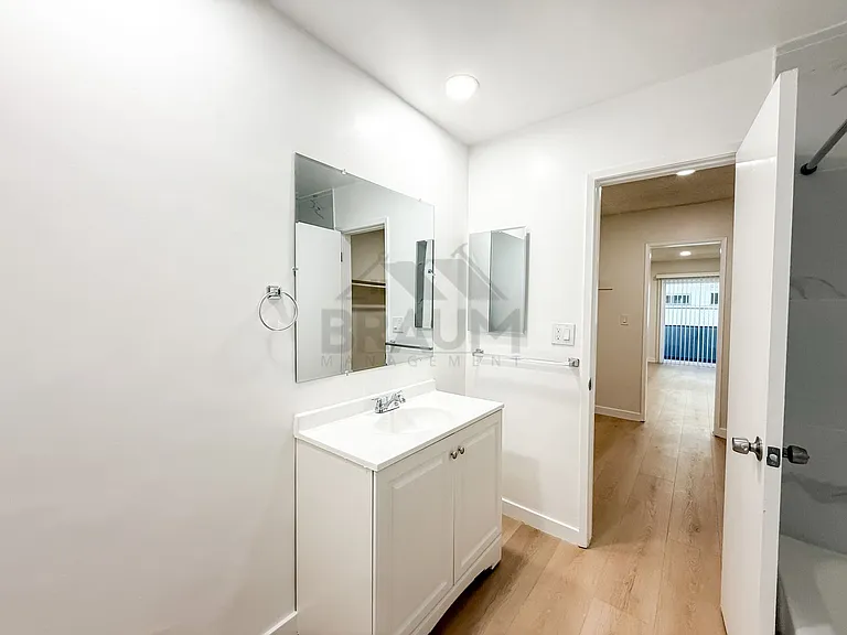 6041 WHITSETT — Photo 36