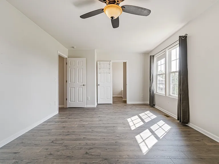1006 Solomon Ln — Photo 33