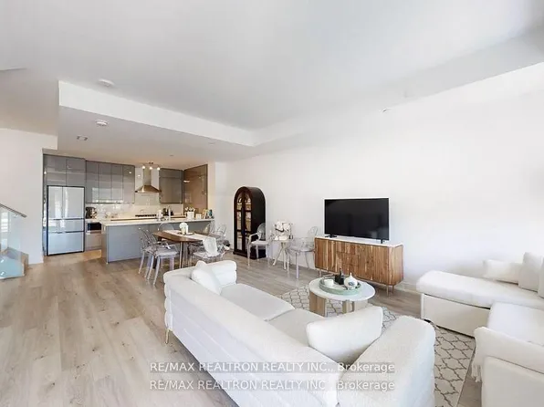 11782 9th Line #112, Whitchurch Stouffville, ON L4A 5E9