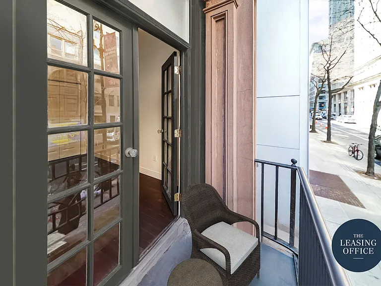 118 E 18th St #2 — Photo 2
