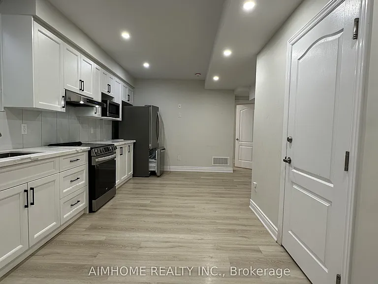 4 Flagg Ave #BASEMENT — Photo 8