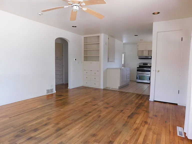941 Walnut Ave — Photo 5
