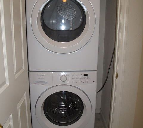 4th image of 715 Sunny Ln Unit A