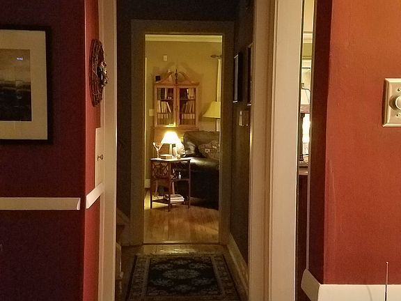 4th image of 305 E 214th St