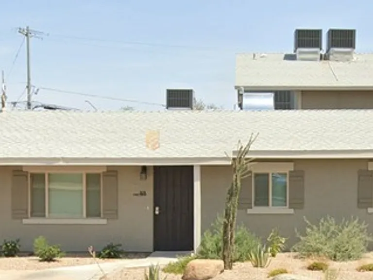 6 E Hill Dr #A — Photo 1